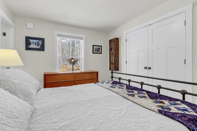 bedroom with a closet