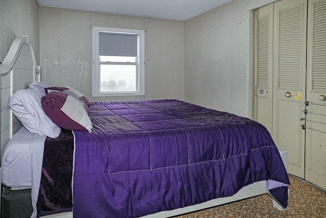 bedroom featuring a closet