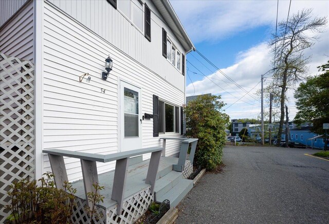 54 Greeley Ave, Bar Harbor, ME 04609 - view of side of home