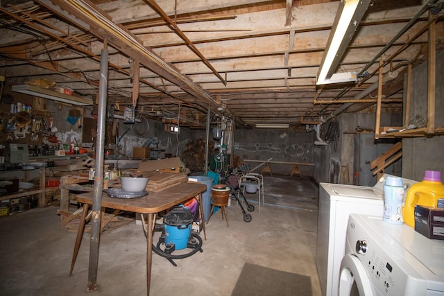 basement featuring washer and clothes dryer