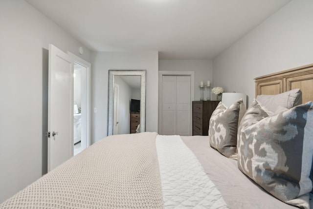 bedroom featuring a closet