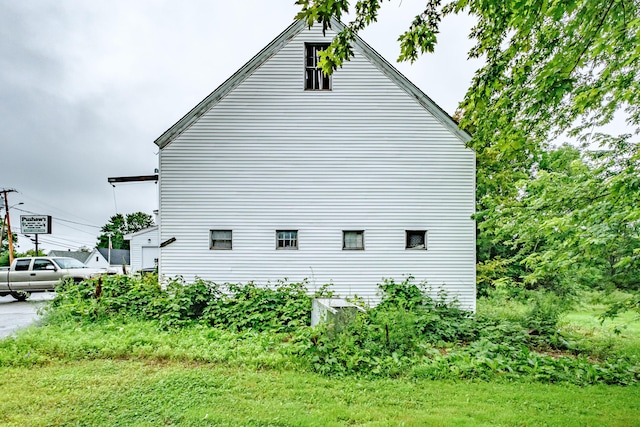 view of side of property