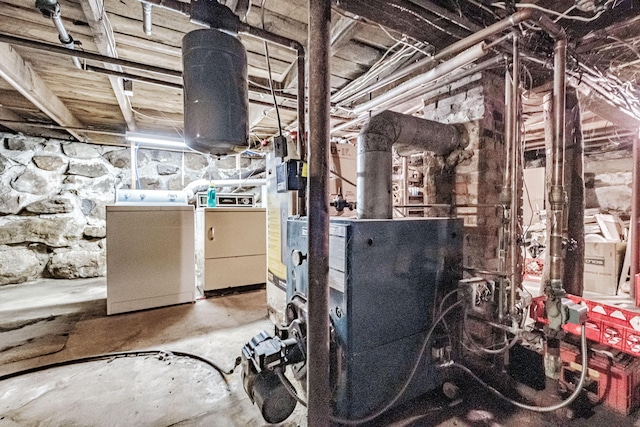 utility room featuring independent washer and dryer