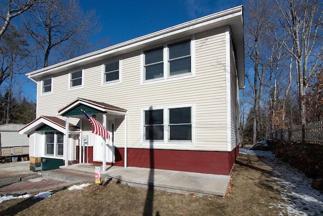 view of front of property