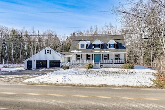 new england style home featuring a porch