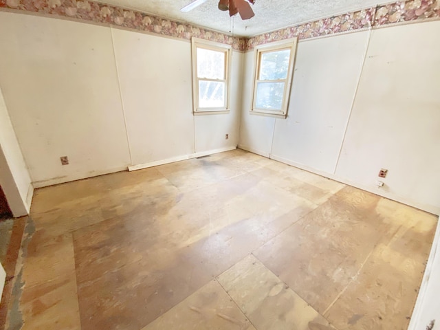 empty room with ceiling fan