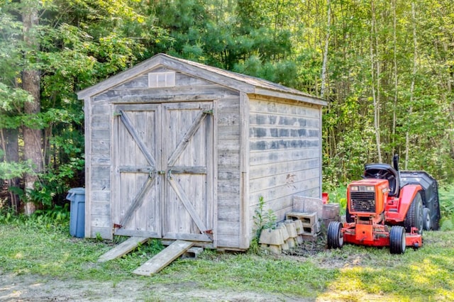 view of outbuilding