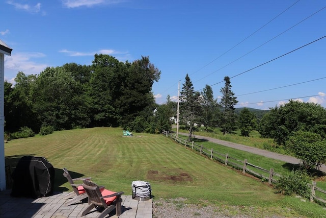view of yard with a patio area