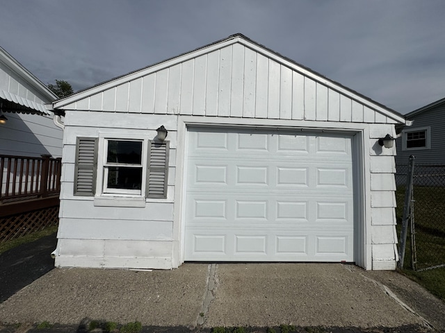 7 Meadow Ln, Lewiston, ME 04240 - view of detached garage