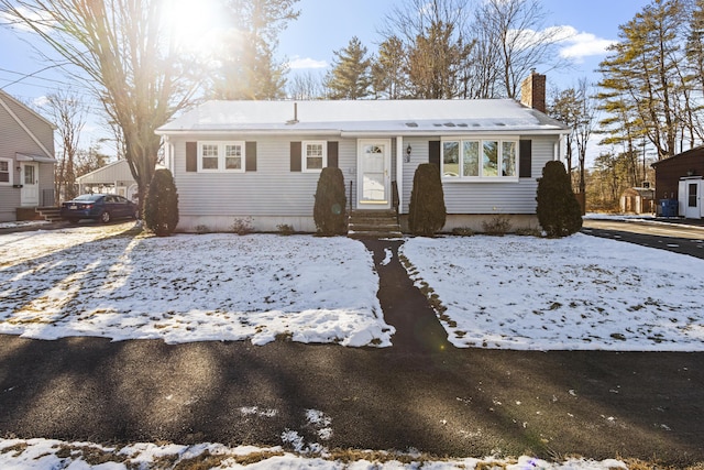 view of front of property