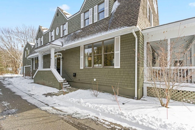 view of front of property