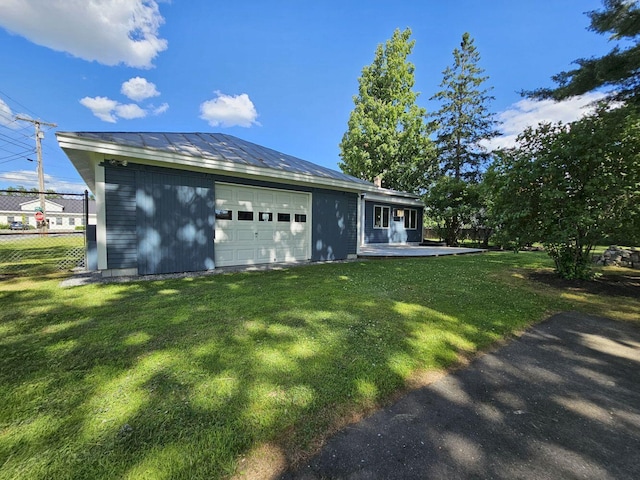 exterior space featuring a yard