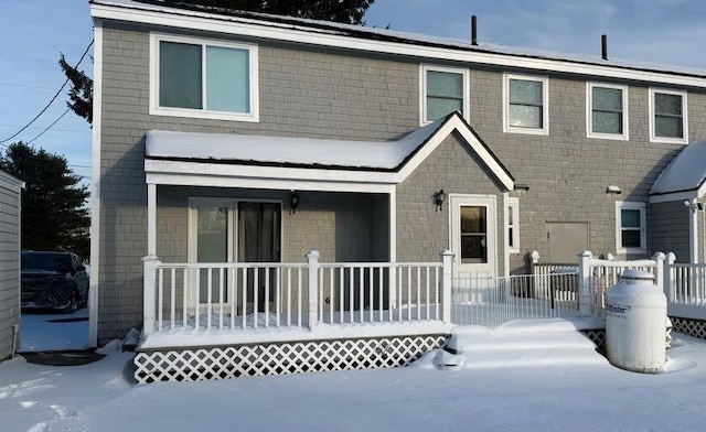 view of front of property featuring covered porch