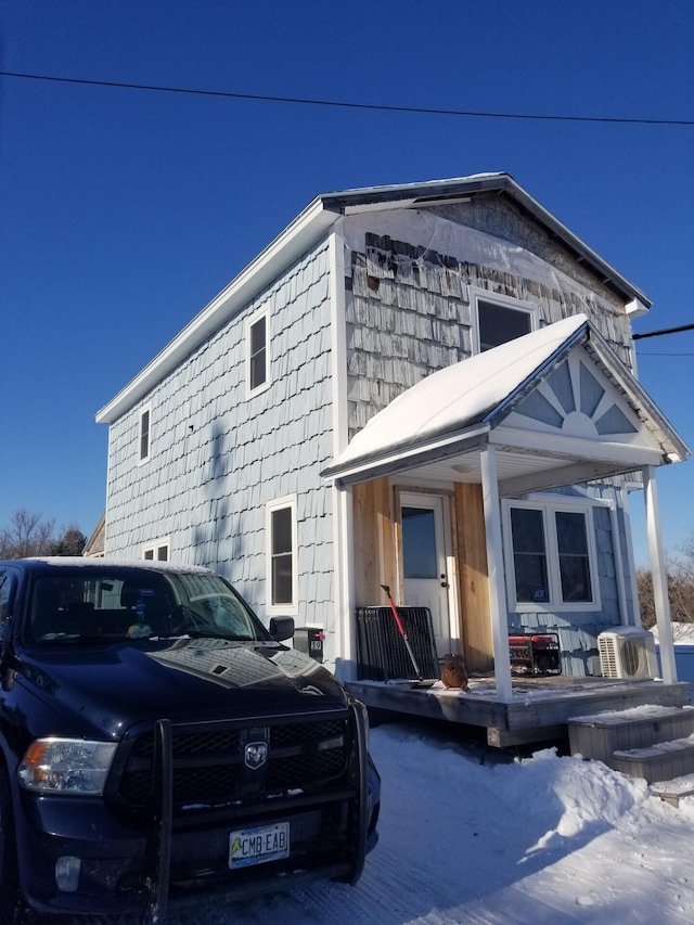 view of front facade featuring covered porch