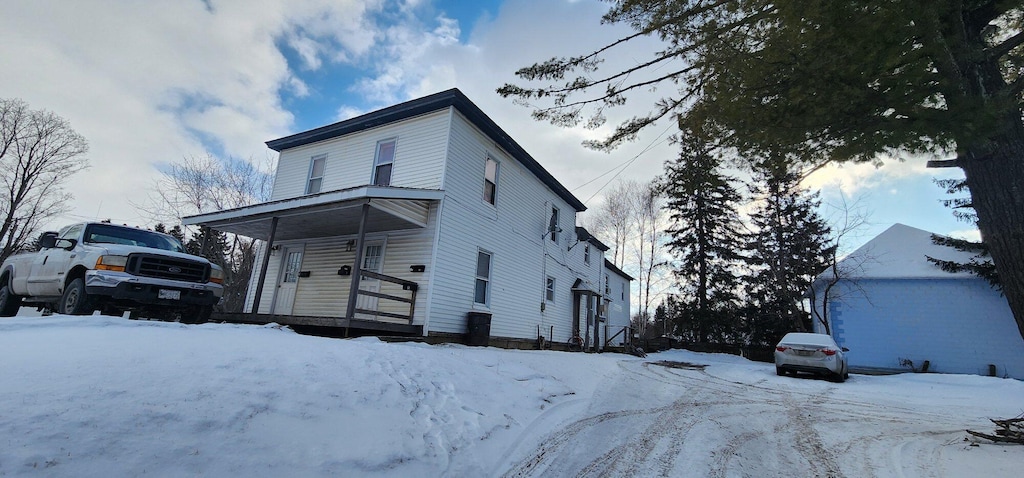 view of front of home with covered porch