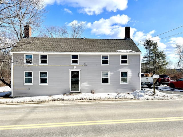 view of front of property