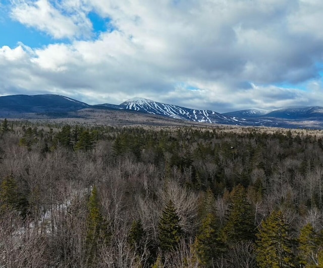 Listing photo 2 for 2001 W St, Carrabassett Valley ME 04947