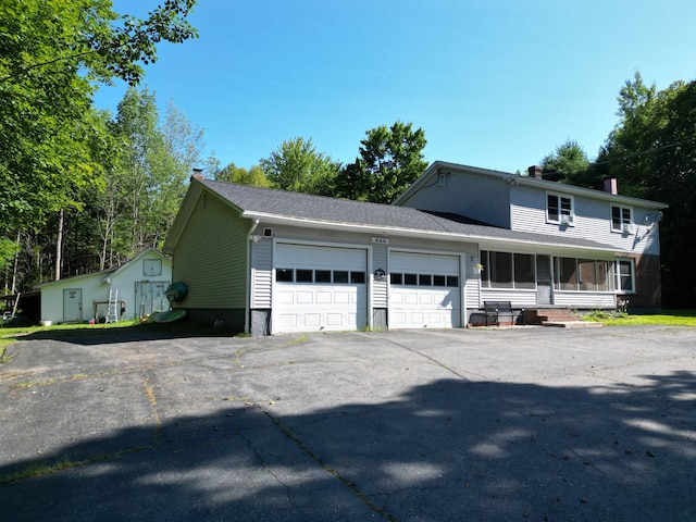 view of front facade with a garage