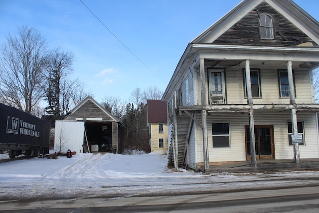 view of front facade featuring covered porch