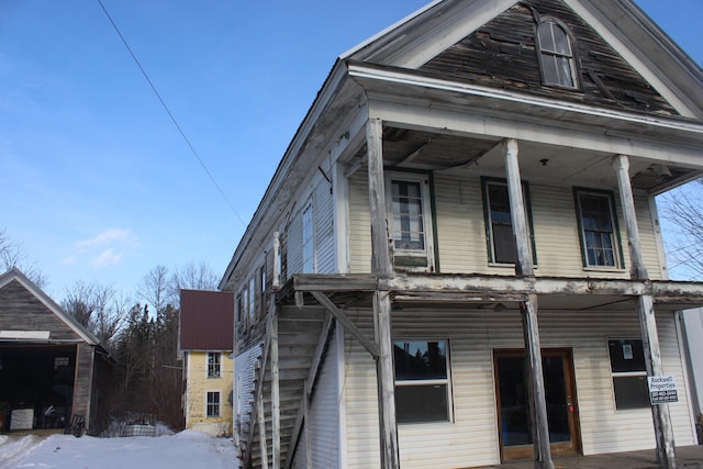 view of front facade with covered porch