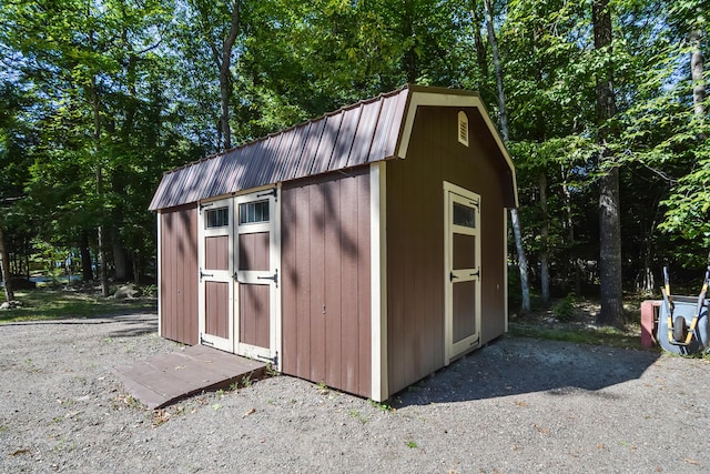 view of outbuilding