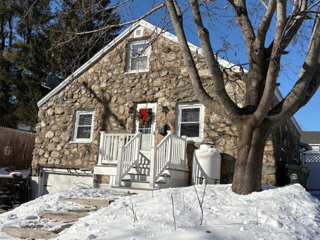 view of front of home featuring a garage