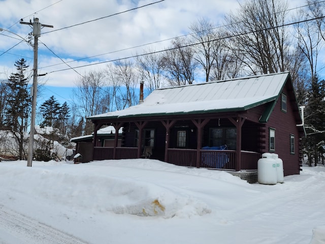 view of front of house featuring covered porch