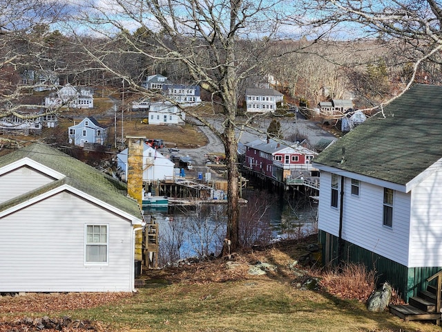 view of yard featuring a water view