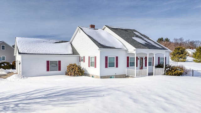 view of front of property featuring covered porch