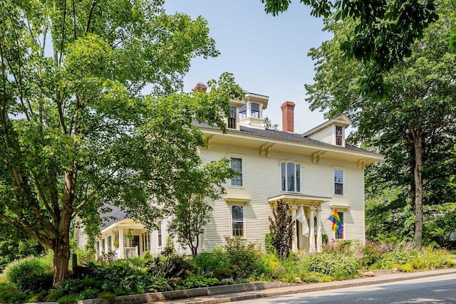 view of italianate-style house