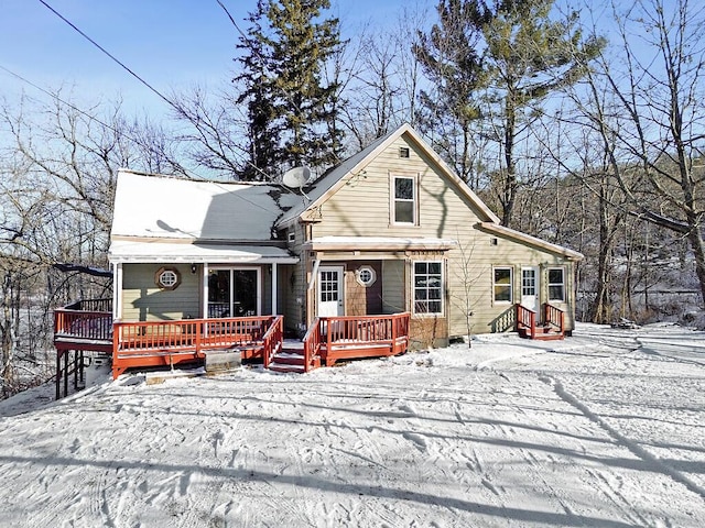 view of front of house featuring a wooden deck