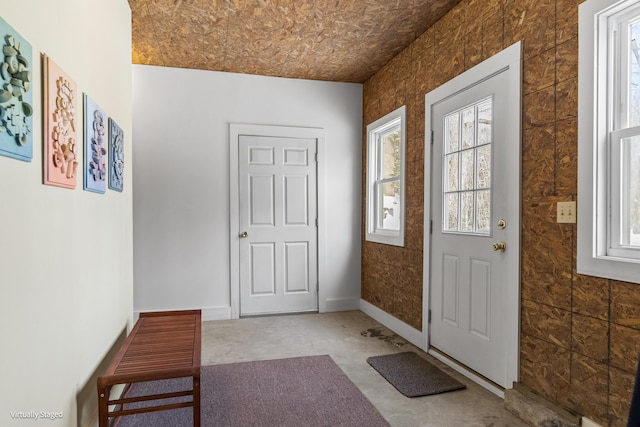 16 Hanna Ln, Bristol, ME 04539 - entrance foyer with baseboards