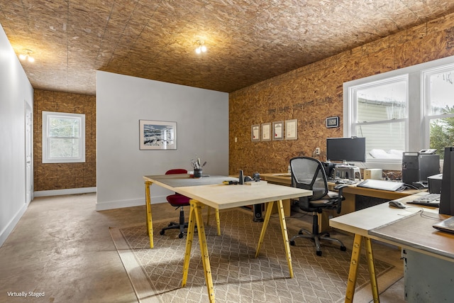16 Hanna Ln, Bristol, ME 04539 - home office with concrete flooring and baseboards