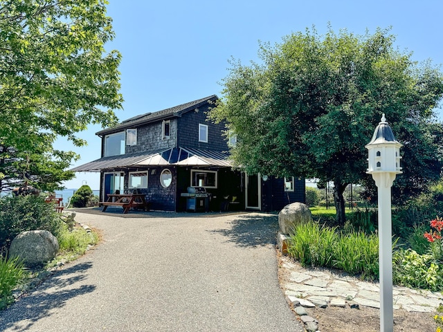 view of front facade with covered porch