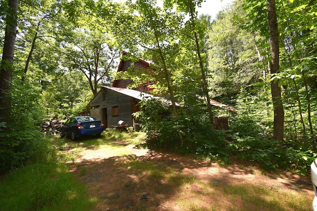 view of yard with a garage