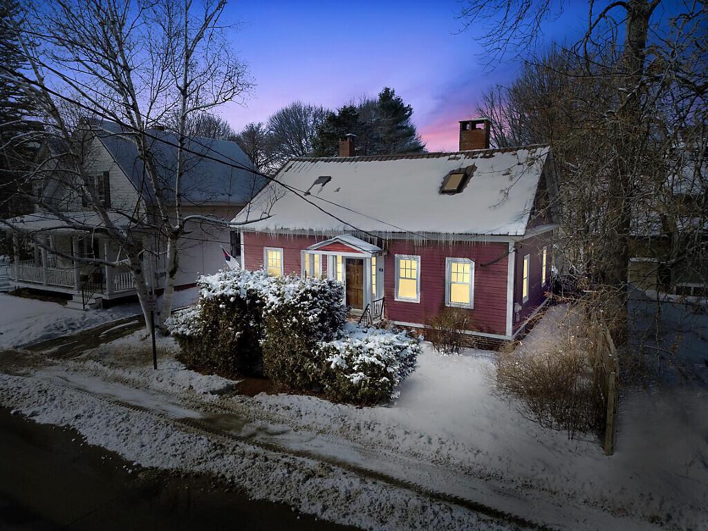 22 Pleasant St, Waterville, ME 04901