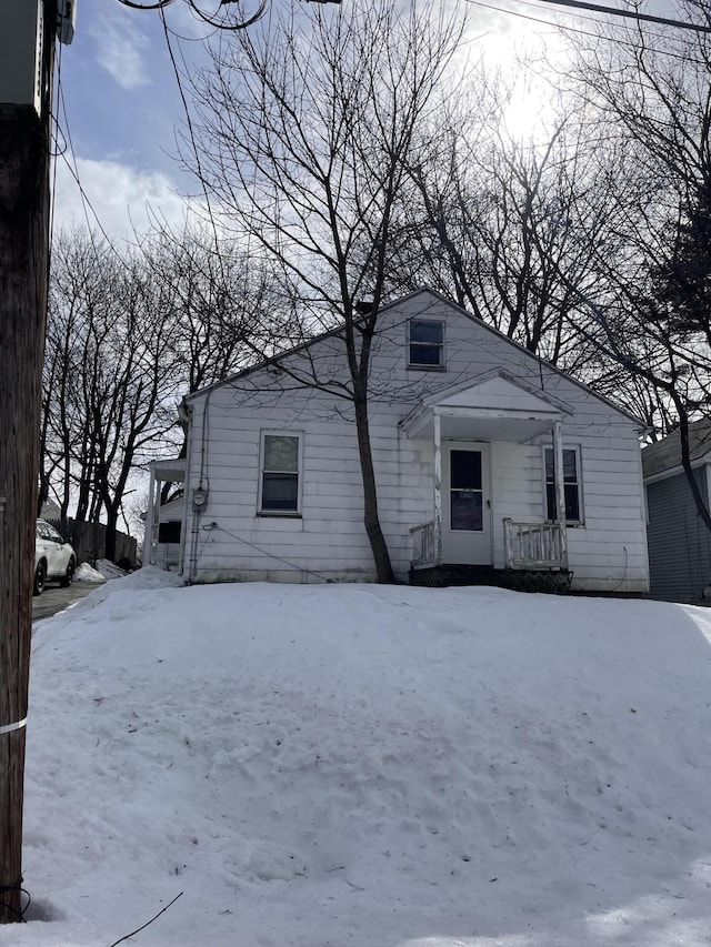 view of front facade with a porch