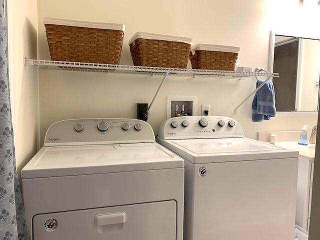26 Townsend Ln, Boothbay, ME 04537 - clothes washing area with separate washer and dryer