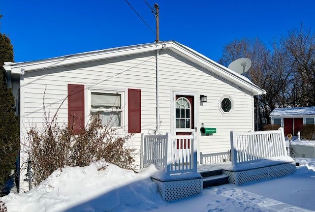 view of front of property