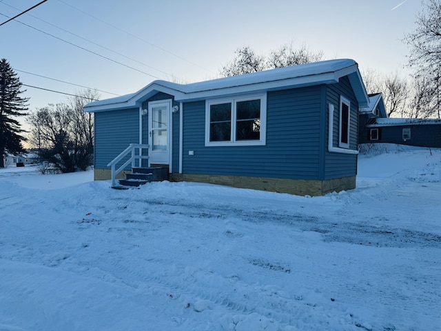 view of front of property