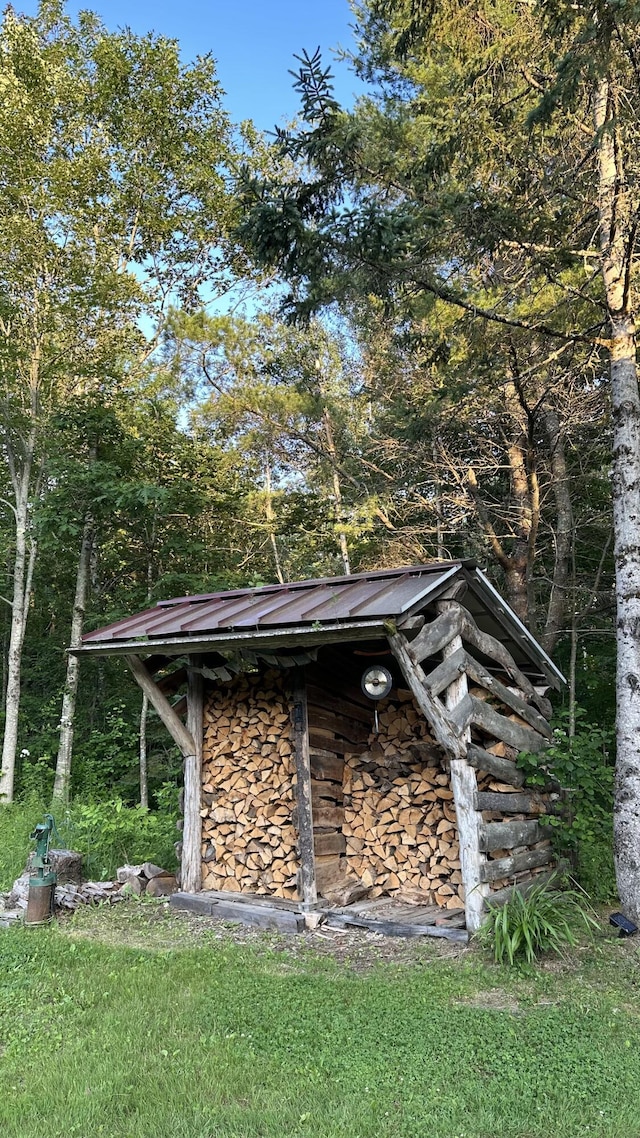 view of outbuilding