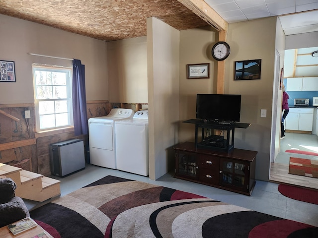 laundry room featuring independent washer and dryer