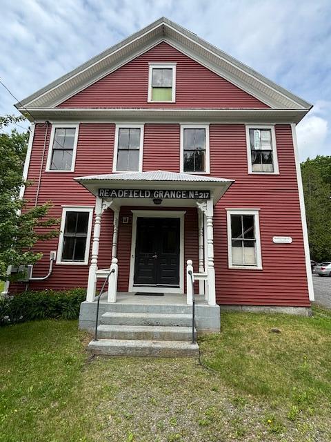 12 Church Rd, Readfield, ME 04355 - view of front of property with a front lawn