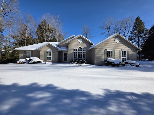 view of front of property