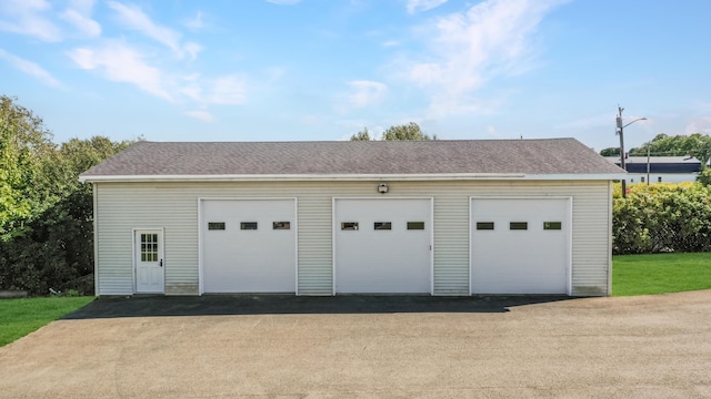 view of detached garage