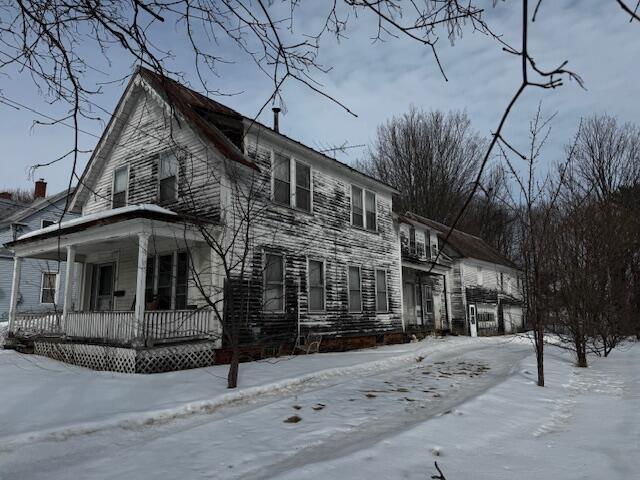 view of front facade featuring a porch