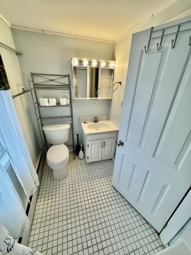 full bath featuring toilet, a shower, vanity, and crown molding