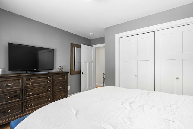 bedroom featuring a closet