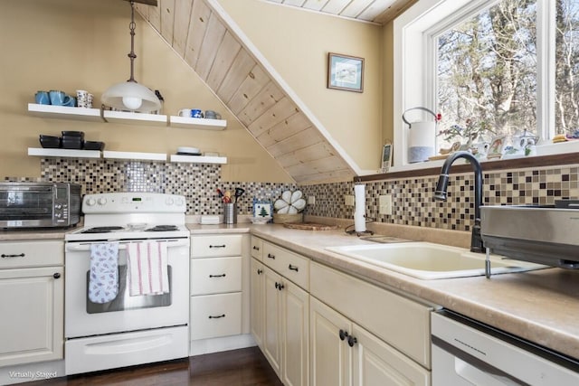 934 Wiscasset Rd, Boothbay, ME 04537