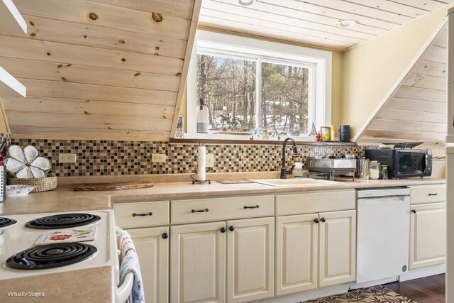 934 Wiscasset Rd, Boothbay, ME 04537